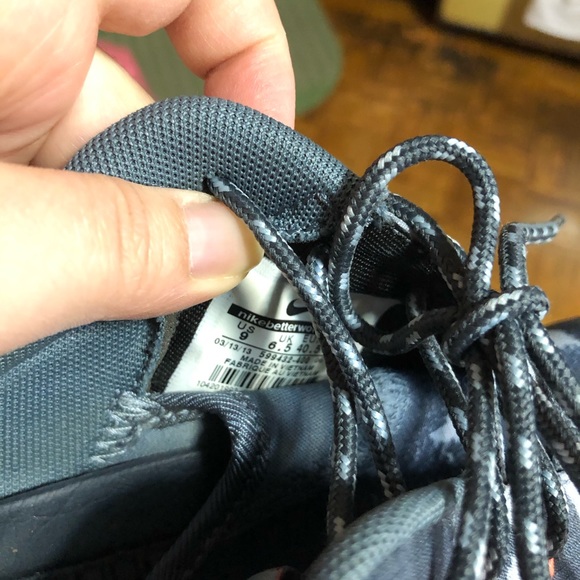 Nike Women’s Roshe Run Print Camo - Picture 9 of 9